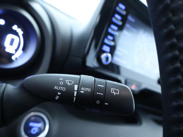 Toyota YARIS 1.5 Hybrid 115 First Edition