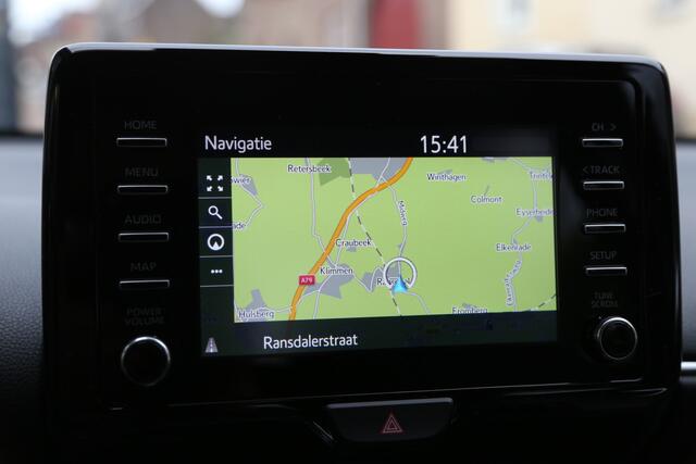 Toyota YARIS 1.5 Hybrid Active Navi Camera ACC