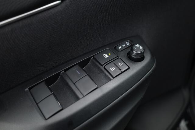 Toyota YARIS Cross 1.5 Hybrid 130pk Teamplayer | Winter pack | Safety pack | Navi | Adapt. Cruise | Camera | Keyless