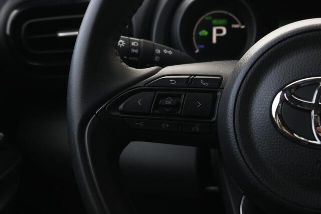 Toyota YARIS Cross 1.5 Hybrid Active All season banden | Apple Car Play |