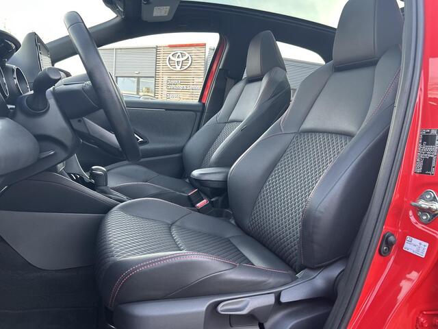 Toyota YARIS 1.5 Hybrid Launch Edition **HEAD UP DISPLAY/ STOELVERWARMING/ JBL AUDIO/ PANORAMA DAK/ 36 MAANDEN GARANTIE**