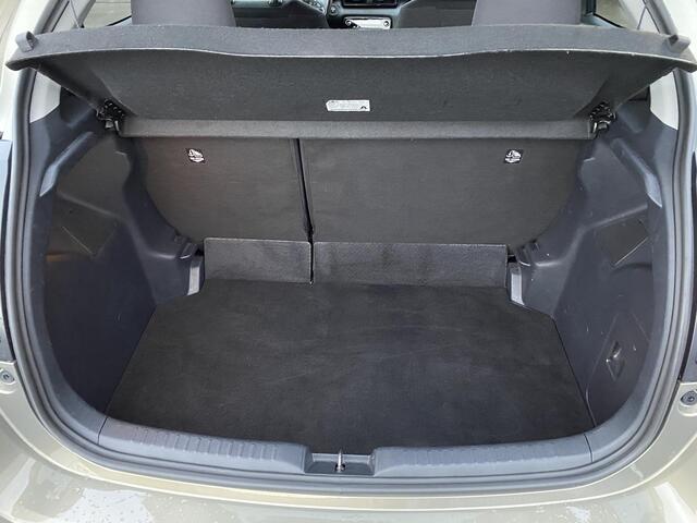 Toyota YARIS 1.5 Hybrid 115 First Edition Navigatie Apple CarPlay/Android Auto, achteruitrij camera, adaptieve cruise control, keyless, NL auto!