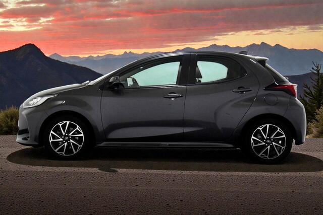 Toyota YARIS 1.5 Hybrid 85kW/115pk CVT Dynamic SOUNDPAKKET + ADAPT.CRUISE + LANE ASSIST + APPLE CARPLAY/ANDROID AUTO + LED KOPLAMPEN + CLIMA + PD-GLASS + ACHTERUITRIJCAMERA + SPORTSTOELEN + MISTLAMPEN + 16" LM-VELGEN!!