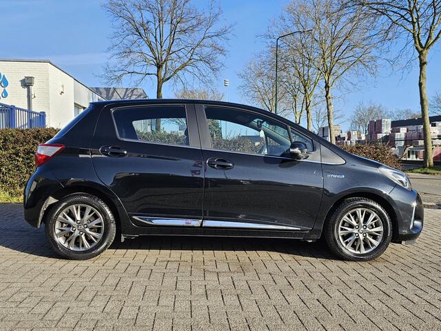 Toyota YARIS 1.5 Hybrid Executive, Zondag OPEN!
