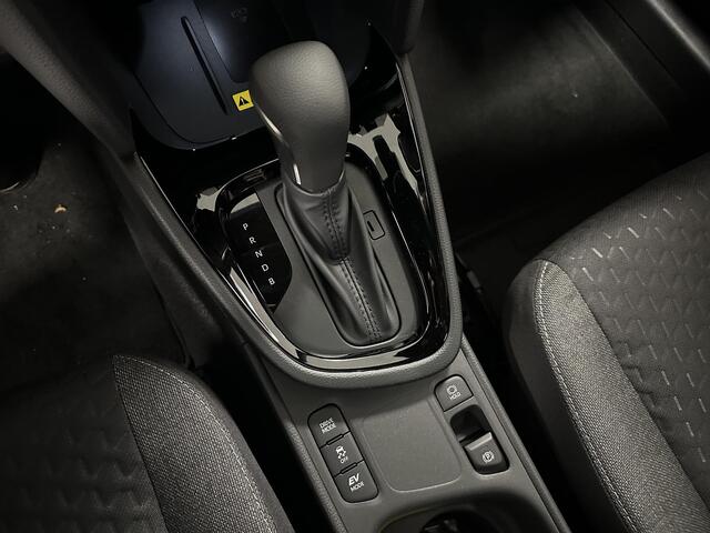 Toyota YARIS Cross 1.5 Hybrid 115 Dynamic NIEUW! Direct leverbaar! ¤ 1000,- inruilpremie Comfortpack, Parkeersensoren Voor+Achter, Stoel/stuurverwarming