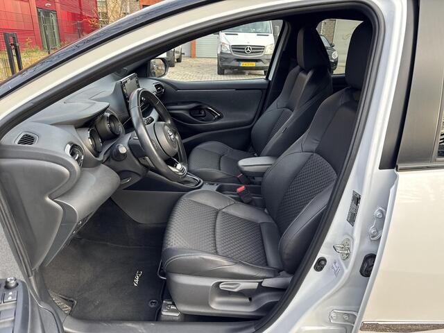 Toyota YARIS 1.5 Hybrid Bi-Tone | 06-10141018 Voor meer informatie