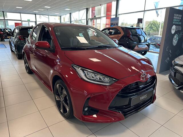 Toyota YARIS 1.5 Hybrid 130 Executive NIEUW! Direct leverbaar! ¤ 1000,- inruilpremie! Parkeersensoren voor+achter | Half lederen bekleding