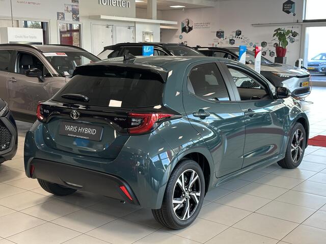 Toyota YARIS 1.5 Hybrid 115 Dynamic NIEUW! Direct leverbaar! ¤ 1000,- inruilpremie!