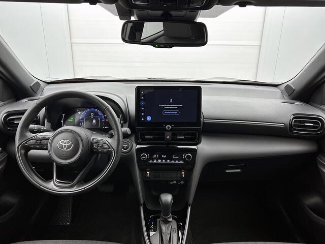 Toyota YARIS Cross 1.5 Hybrid 115 First Edition | Stoel -/ Stuurwielverwarming | Blind Spot Monitor | Parkeersensoren V+A |