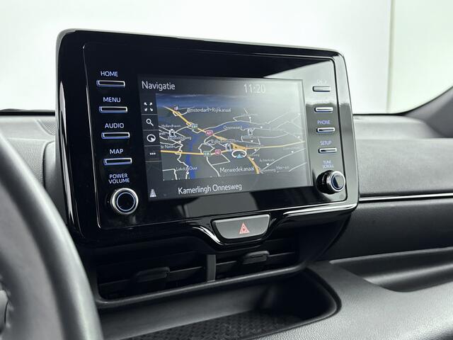 Toyota YARIS 1.5 Hybrid Tokyo Spirit Bi-Tone | NL-Auto | Verwarmde Spiegels | 16'' Lichtmetalen Velgen | Keyless GO | Navi | Automatisch Grootlicht |