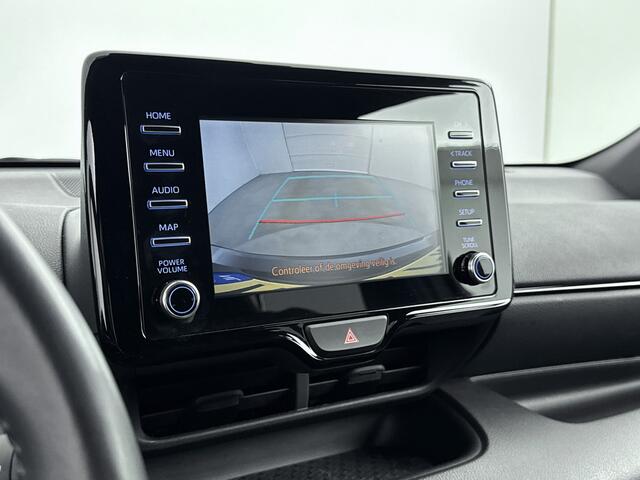 Toyota YARIS 1.5 Hybrid Tokyo Spirit Bi-Tone | NL-Auto | Verwarmde Spiegels | 16'' Lichtmetalen Velgen | Keyless GO | Navi | Automatisch Grootlicht |