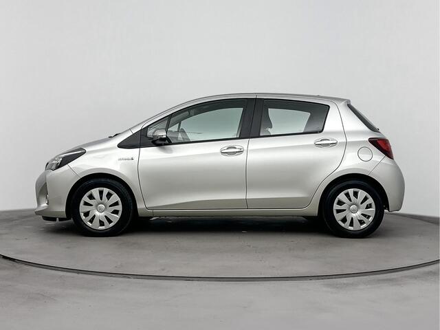 Toyota YARIS 1.5 Hybrid Lease Limited Bi-Tone | Navigatie | Parkeercamera | Cruise Control |