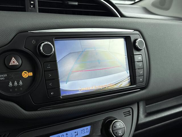 Toyota YARIS 1.5 Hybrid Lease Limited Bi-Tone | Navigatie | Parkeercamera | Cruise Control |