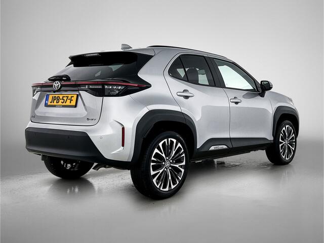 Toyota YARIS Cross 1.5 Hybrid 130 Executive | BTW voertuig | Achteruitrijcamera | Stoelverwarming |