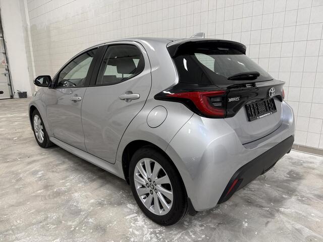 Toyota YARIS 1.5 VVT-i Carplay / Stuur & Stoelverwarming / LMV