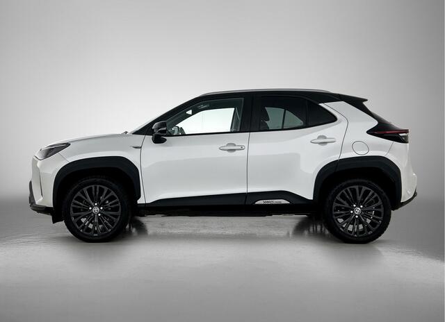 Toyota YARIS Cross 1.5 Hybrid Adventure Bi-Tone | ALL Wheel Drive | Trekhaak | Stoelverwarming | Blindspot | PDC voor en achter | Navigatie |