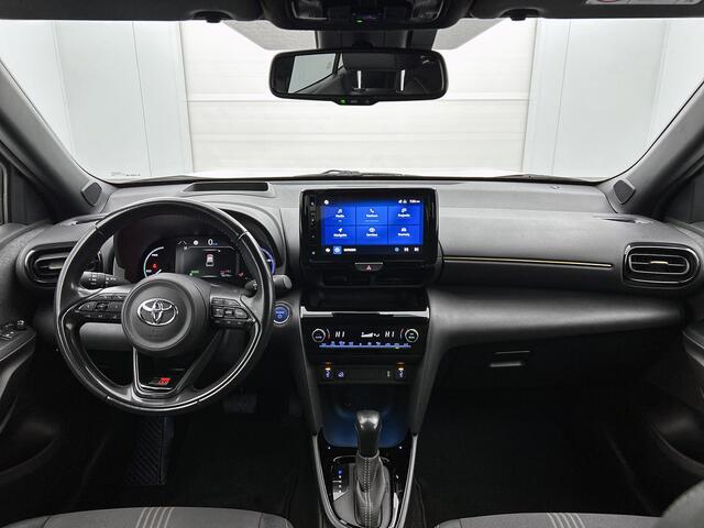 Toyota YARIS Cross 1.5 Hybrid Adventure Bi-Tone | ALL Wheel Drive | Trekhaak | Stoelverwarming | Blindspot | PDC voor en achter | Navigatie |