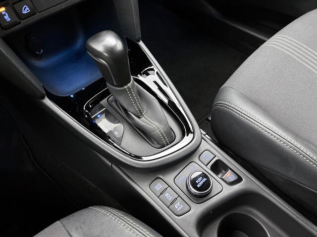 Toyota YARIS Cross 1.5 Hybrid Adventure Bi-Tone | ALL Wheel Drive | Trekhaak | Stoelverwarming | Blindspot | PDC voor en achter | Navigatie |