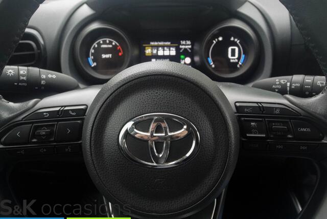 Toyota YARIS 1.5 VVT-i Dynamic PDC ACC Camera Lane Assist