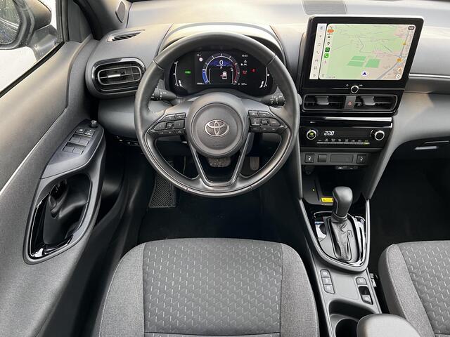 Toyota YARIS Cross 1.5 Hybrid 115 Dynamic Automaat / Fabrieksgarantie tot 05-2028 < 100.000km, tot 10 jaar mogelijk** / Navigatie via Apple Carplay Android / Stuur-, stoel- en voorruitverwarming / Camera / Adaptieve CC / 17" LM wielen /