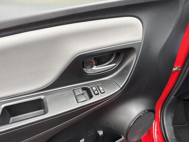 Toyota YARIS 1.0 VVT-i Comfort Incl 12 maanden Bovag garantie