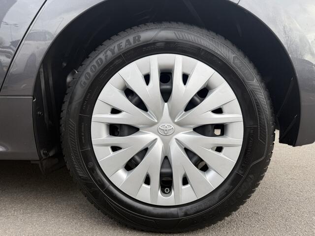 Toyota YARIS 1.5 Hyb. Active