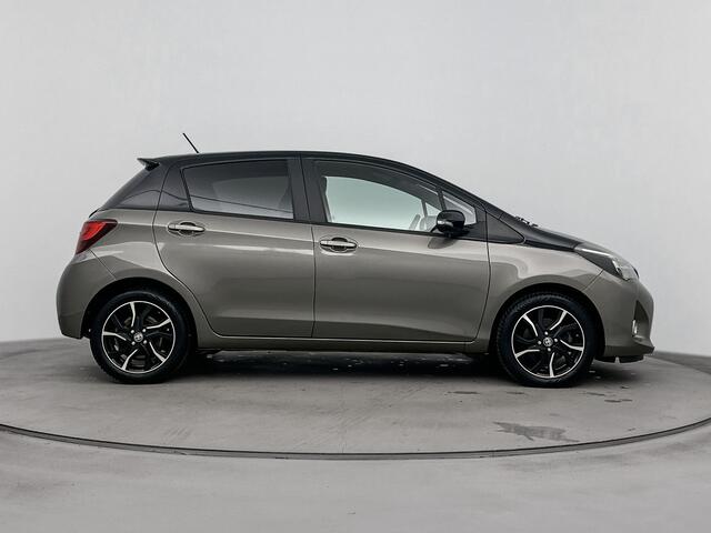 Toyota YARIS 1.5 Hybrid Dynamic Bi-Tone | Climate control | Lichtmetalen velgen |