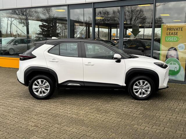 Toyota YARIS 1.5 Hybrid Active - camera - Navi