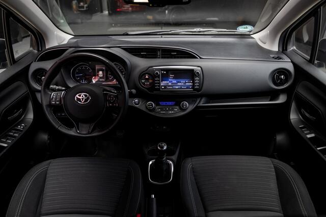 Toyota YARIS 1.5 VVT-i Dynamic | Stoelverwarming | Camera | Trekhaak |