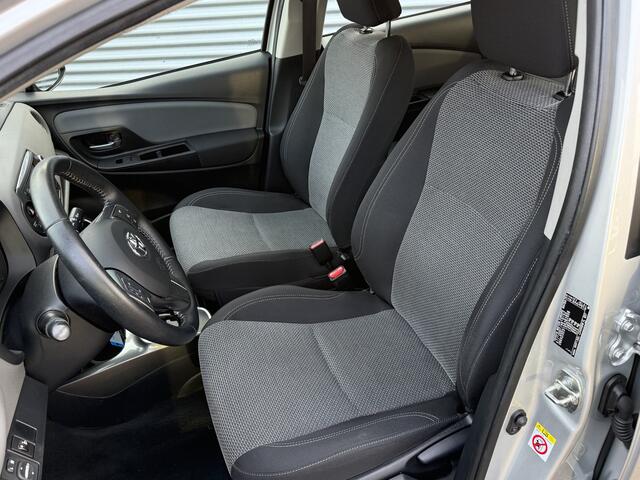 Toyota YARIS 1.5 Hybrid Aspiration | Clima | Cruise control | Achteruitrijcamera | LM Velgen | Stoelverwarming | RIJKLAARPRIJS INCL 12 MAANDEN GARANTIE EN BEURT