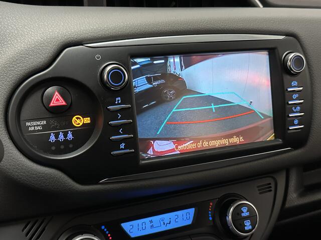 Toyota YARIS 1.5 VVT-i Active ACHTERUITRIJ CAMERA CRUISE CONTROL CLIMATE CONTROL NAVIGATIE ZEER MOOI !!! 3010 DEK