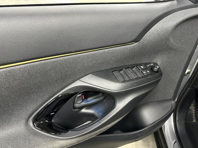 Toyota YARIS Cross 1.5 Hybrid Launch Edition 116pk | Trekhaak | Leer | HUD | Stoel- & Stuurverwarming |