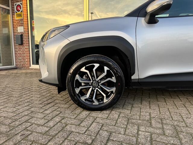 Toyota YARIS 1.5 HYBRID FIRST ED. ALL IN PRIJS