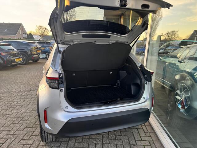 Toyota YARIS 1.5 HYBRID FIRST ED. ALL IN PRIJS