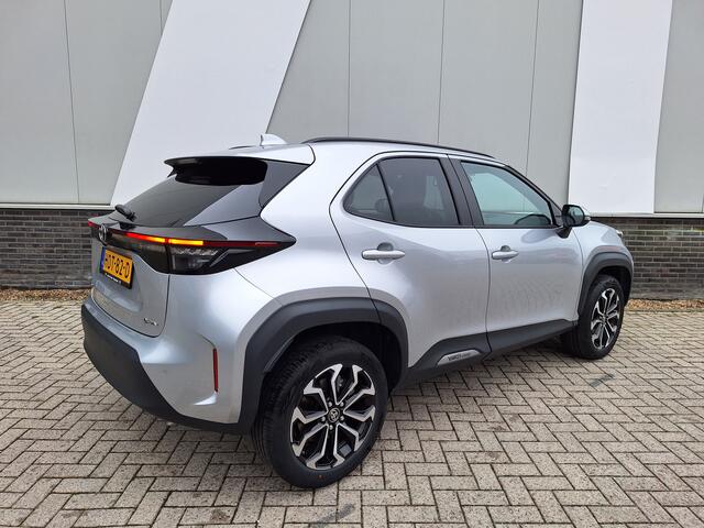 Toyota YARIS Cross 1.5 Hybrid 115 First Edition met Comfort Pack | Dode hoek detectie | PDV v+a | LM velgen | Apple/Android auto |