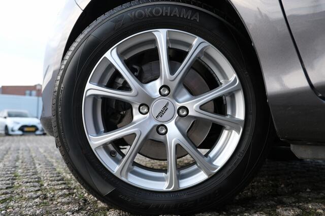 Toyota YARIS 1.5 Hybrid Active Automaat | Cruise control | Bluetooth | Projec