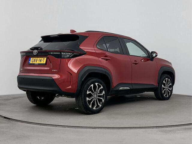 Toyota YARIS Cross 1.5 Hybrid 115 First Edition | 1E Eig! | Parkeercamera | Parkeersensoren Achter | 17'' Lichtmetalen Velgen | Navigatie |