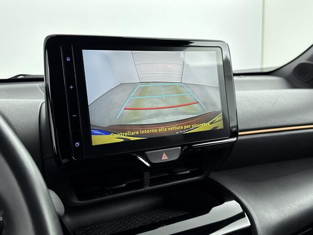 Toyota YARIS Cross 1.5 Hybrid First Edition Bi-Tone | Metaallak | Stoelverwarming | Parkeersensoren Voor+Achter | LM-Velgen | Donker Getinte Achterruiten |