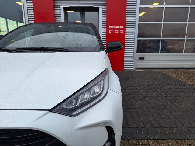 Toyota YARIS 1.5 Hybrid Dynamic Bi-Tone