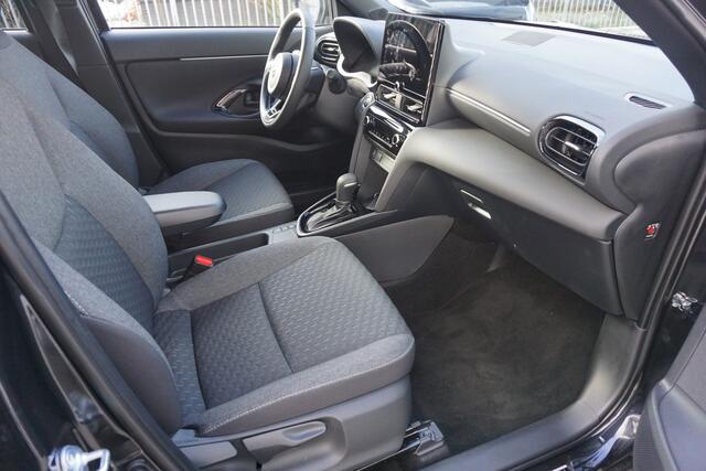 Toyota YARIS Cross 1.5 Hybrid 115 Business Plus |Navi|Carplay|PDC V+A|Dodehoek|Stoel en stuurverw.|