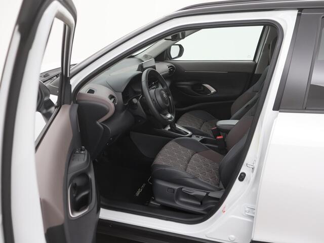 Toyota YARIS Cross 1.5 Hybrid 130 Executive STOELVERW|ACC|ORG.NL|CAMERA|LED|1/2LEER|18INCH|APPLECARPLAY