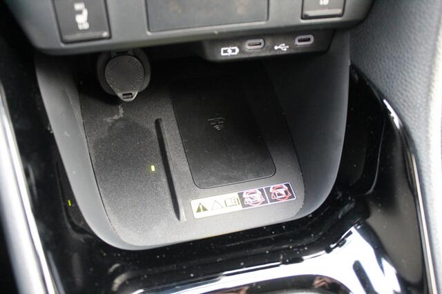 Toyota YARIS 1.5 Hybrid 115 Style | Sensoren v/a | Android Auto | Stu