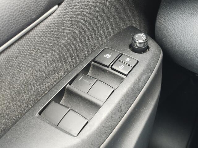 Toyota YARIS 1.5 Hybrid First Edition | Navi | Keyless Start & Entry | Androi