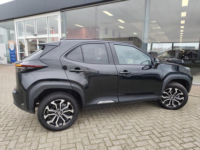 Toyota YARIS Cross 1.5 Hybrid 115 First Edition | Sensoren v/a | Stuur- Stoelverwar