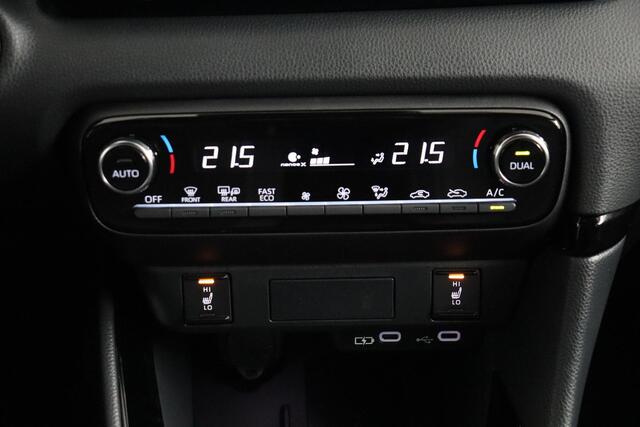 Toyota YARIS 1.5 Hybrid 130 Executive | Stoel/Stuurverwarming | Parkeersensoren | Apple Carplay/Android Auto |