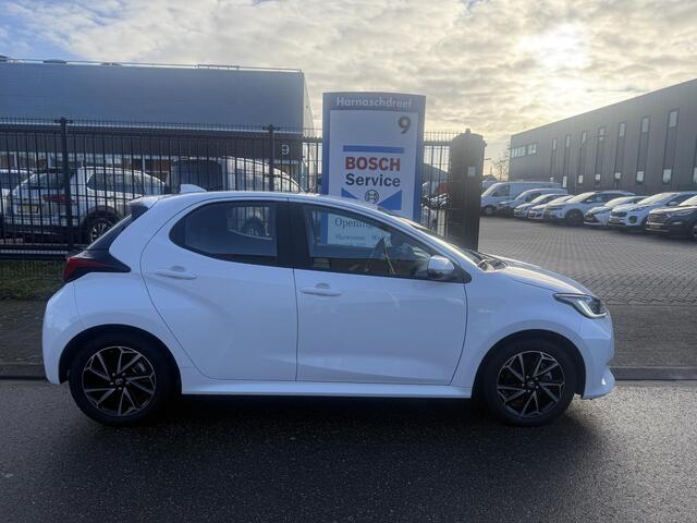 Toyota YARIS 1.5 Hybrid Dynamic met o.a. camara, climate control, stoelverwarming, full led, DAB, apple carplay/android auto etc.