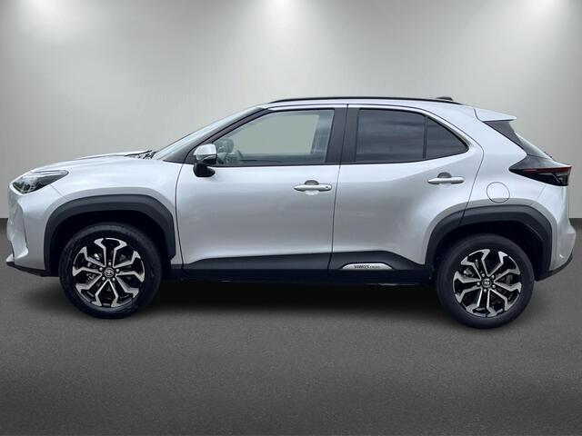 Toyota YARIS Cross 1.5 Hybride 130 pk Black Edition, Safety + Winter pakket.