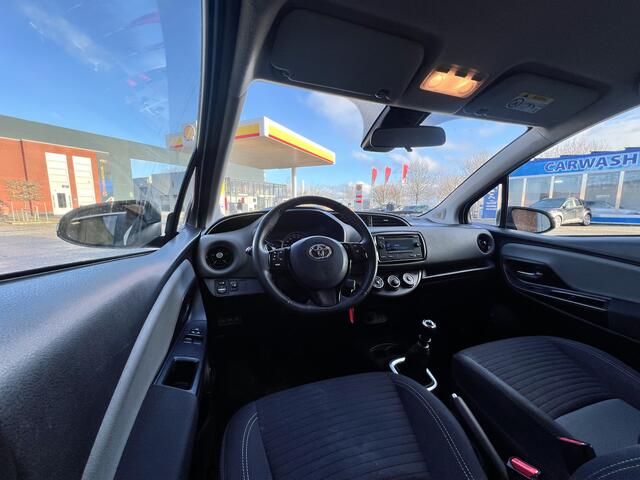 Toyota YARIS 1.5 VVT-i Comfort | Radio | Trekhaak | LM-velgen | Airco