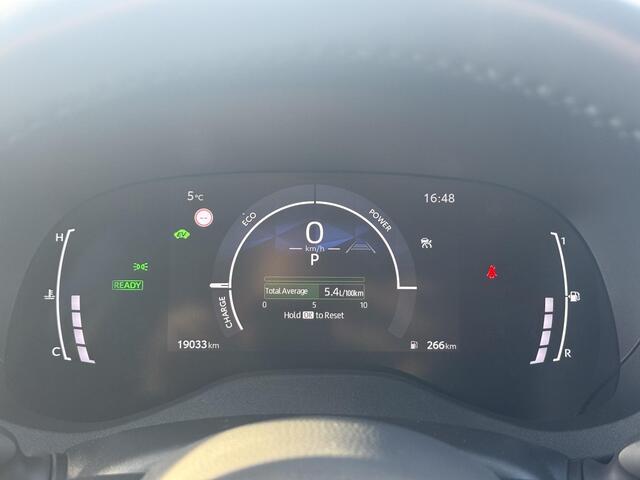 Toyota YARIS Cross 1.5 Hybrid 115 Dynamic | Stoel- stuurverwarming | Keyless | Camera | ACC | 10,5" Multimedia