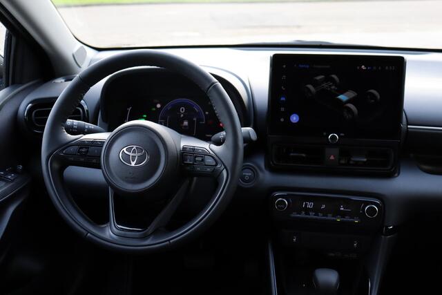 Toyota YARIS 1.5 Hybrid 115 Dynamic, Comfort Pack, BSM, Draadloos Apple carplay & Android Auto, Parkeersensoren Stoel en Stuur verwarming!